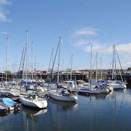 Harbour Apartment Неърн Екстериор снимка