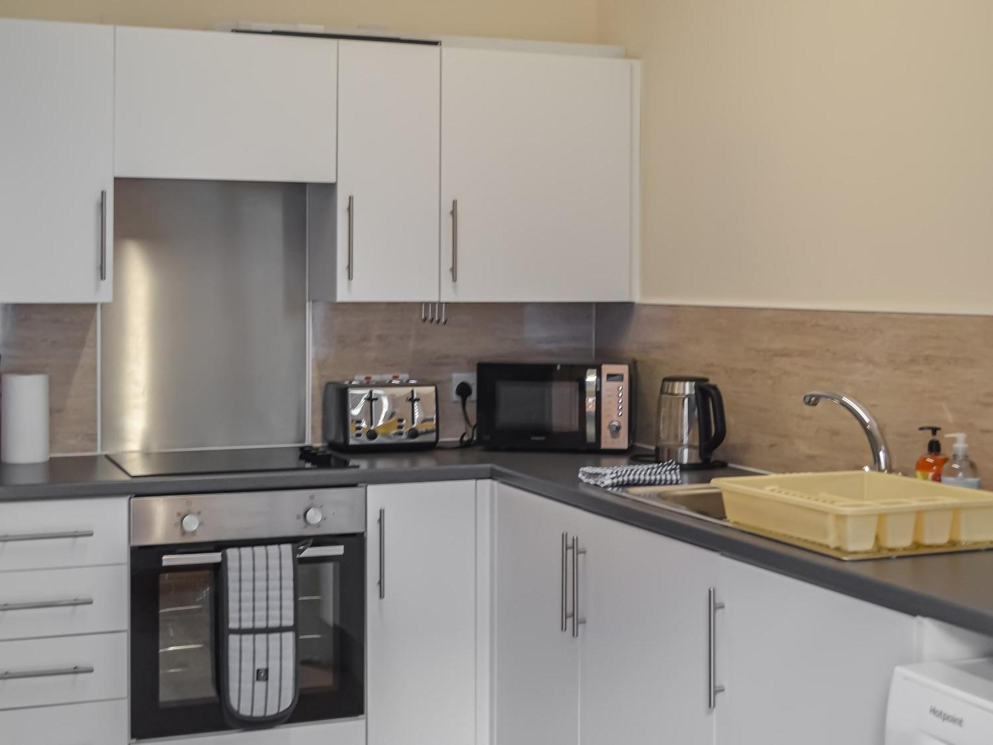 Harbour Apartment Неърн Екстериор снимка